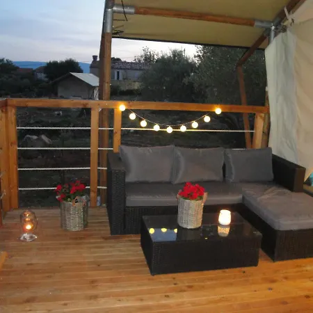 אוהל מפואר Krk Glamping Brusici