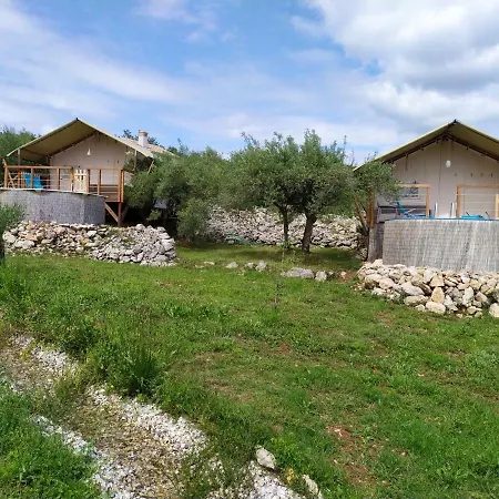 אוהל מפואר Krk Glamping 5*