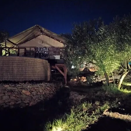 Krk Glamping אוהל מפואר 5*