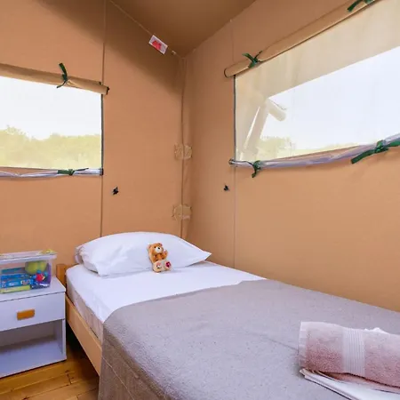 Krk Glamping Luxury tent Brusici