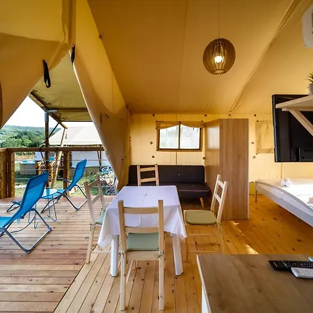 Krk Glamping Luxury tent Brusici