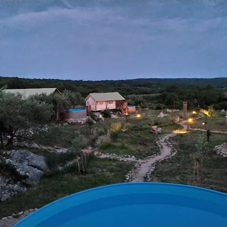 Krk Glamping Luxury tent Brusici